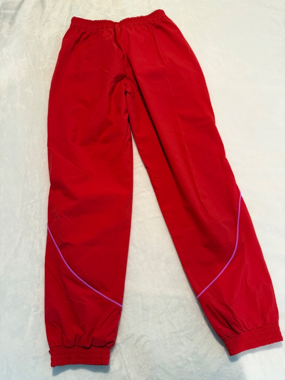 NWT Fabletics Relay Track Jogger Pants Red Size M Zip Ankle MSRP $89.95 - Picture 5 of 16